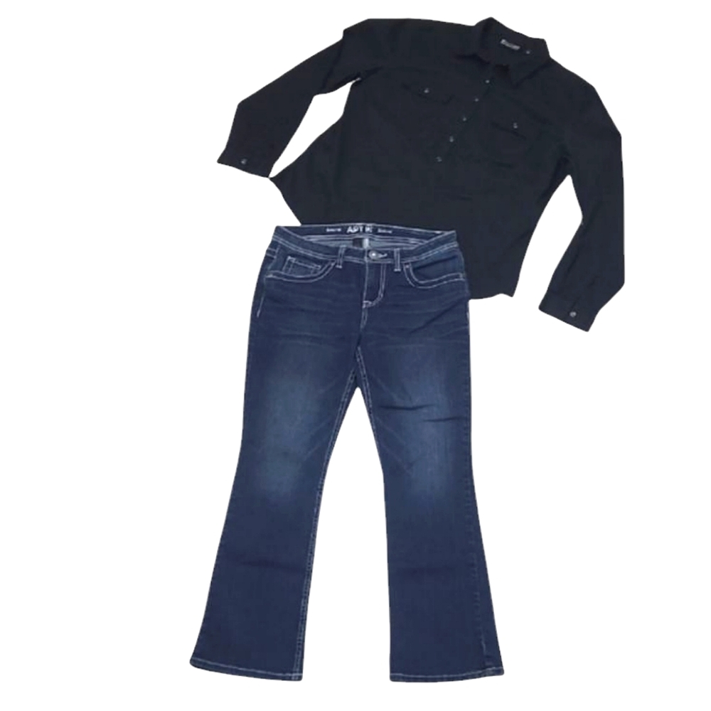 Apt. 9 Bootcut Jeans Dark Washed Mid Waist Rise Whiskered Worn Distressed Bling